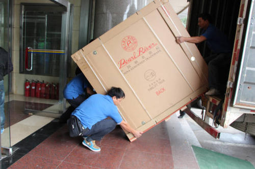 竹山钢琴贵重工艺品无忧运